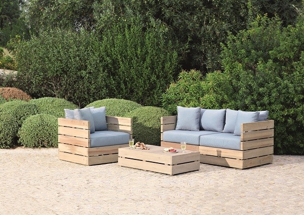 sofa made from pallets on the street