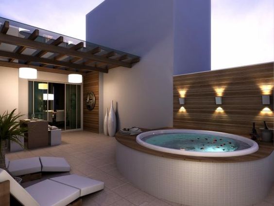 Lilac veranda with Jacuzzi