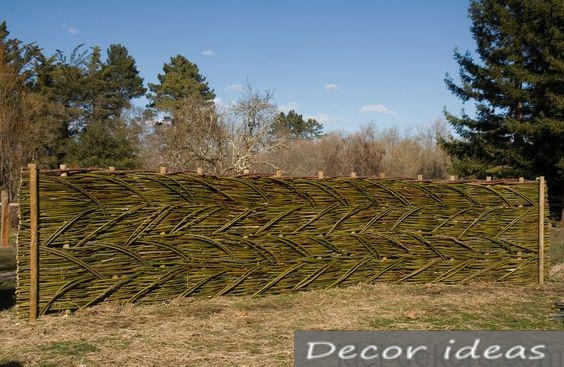 fence in the form of a large braid