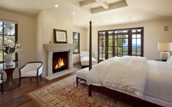 19 Astonishing Master Bedrooms With Fireplaces