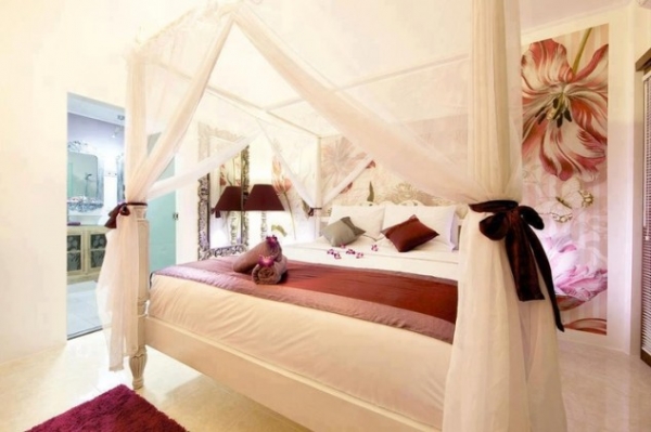 Make Your Bedroom More Romantic With Beautiful Canopy Beds