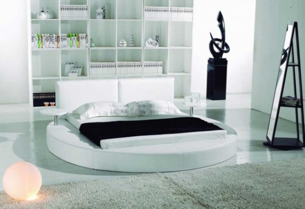 15 Luxurious Master Bedrooms With Round Beds
