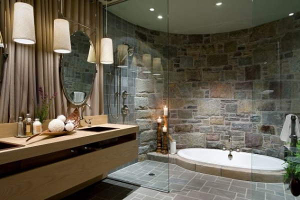 стіна з декоративного каміння над ванною