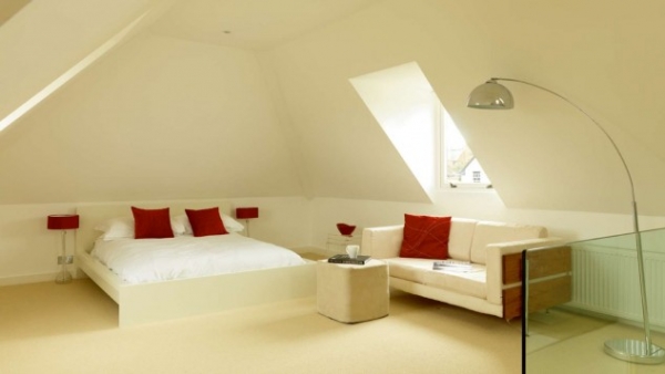 20 Cool Attic Bedroom Designs