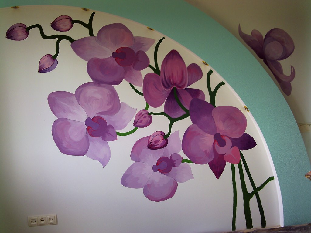 Wall painting in the children's room