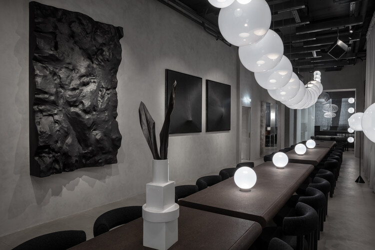 Sculptural Lighting: Blurring the Lines Between Residential, Corporate and Hospitality Design