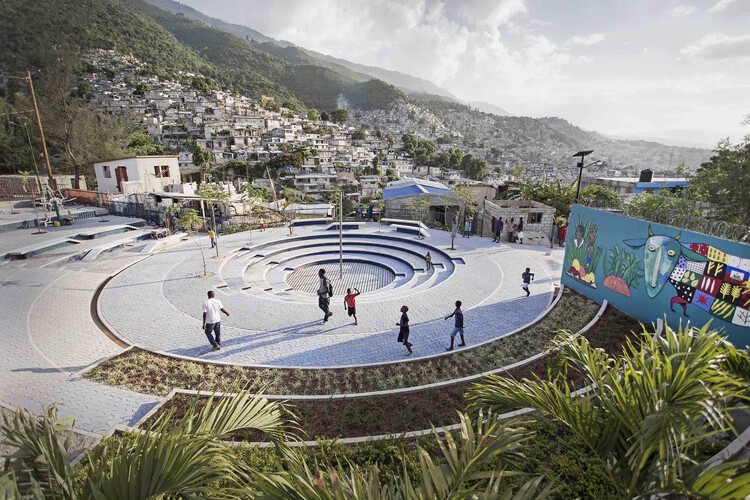 Contemporary Public Spaces: 11 Projects That Inspire New Ideas