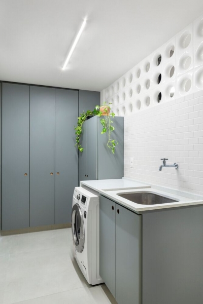 28 Houses With Utility Rooms and other Specialized Spaces