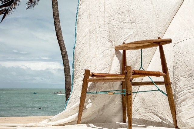 Caré Louge Chair, design by Leo Ferreiro