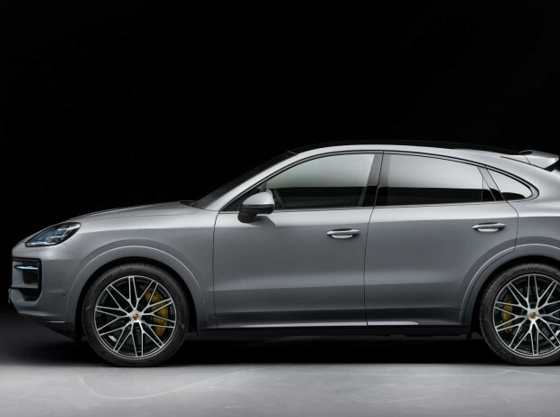 The Cayenne S, here as a coupé, is being transformed from a V6 to a V8. The performance increases to 474 hp zoom