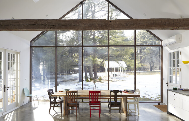 How Has Modern Architecture Transformed the Farmhouse Style?