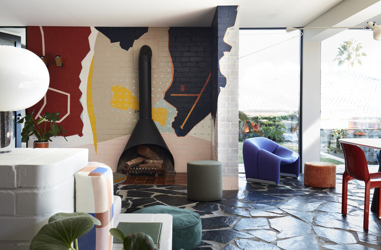 Making it Pop: 24 Residential Interiors that Embrace Color Blocking