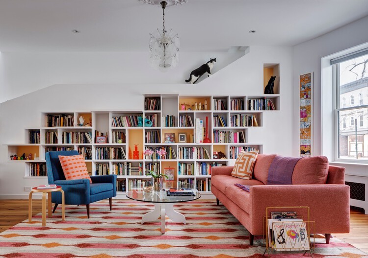Making it Pop: 24 Residential Interiors that Embrace Color Blocking